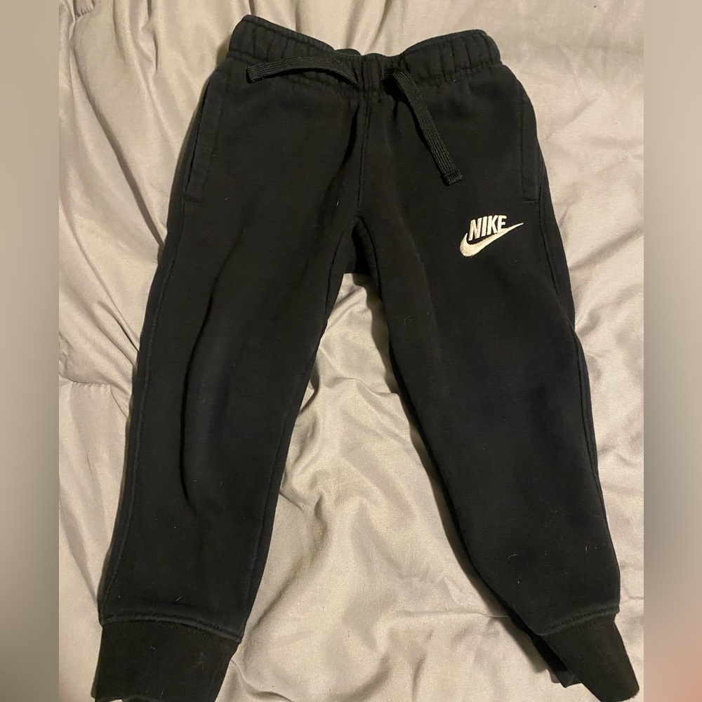 Boys 4T Nike joggers
